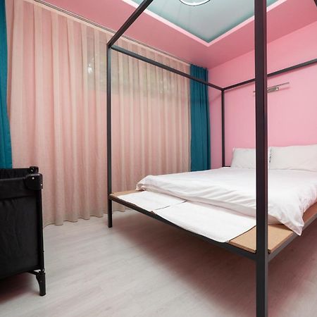 Hotel Gloria Pristina Esterno foto